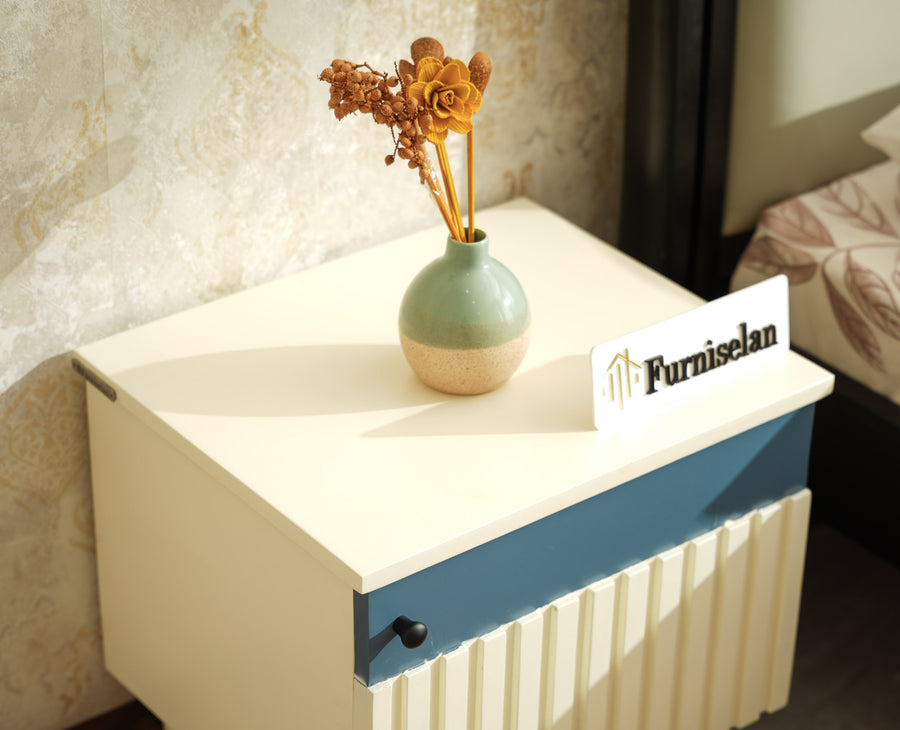 Poland Solid Wood Bedside Table One Door Frosty White