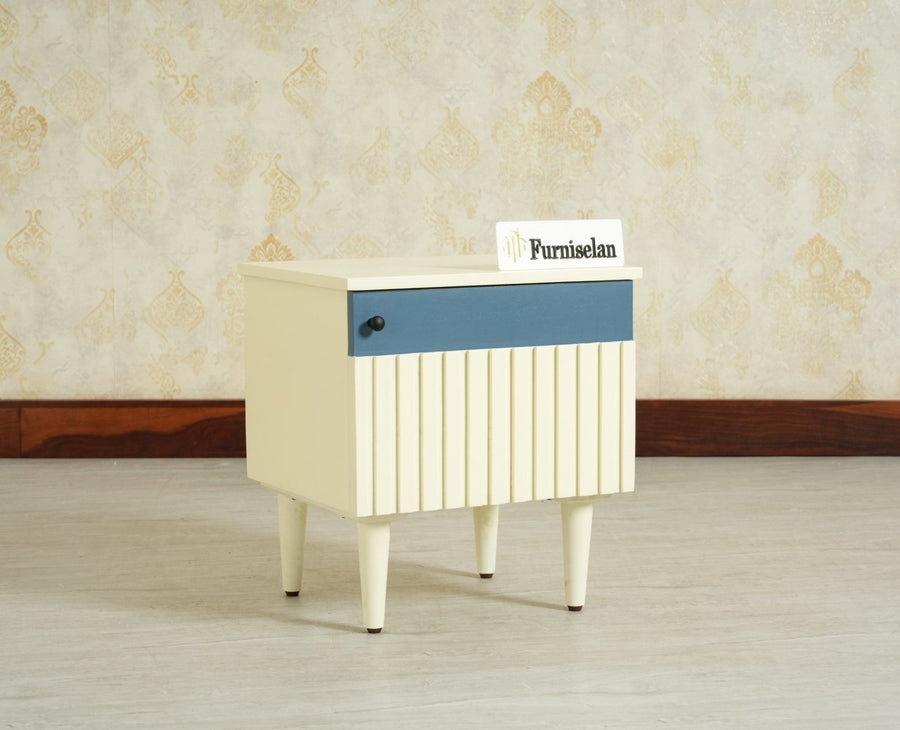 Poland Solid Wood Bedside Table One Door Frosty White